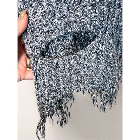 Wildfox Echo Distressed Cold-Shoulder Sweater Women's Small - Picture 5 of 13